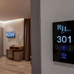 Rest Hour Hotel