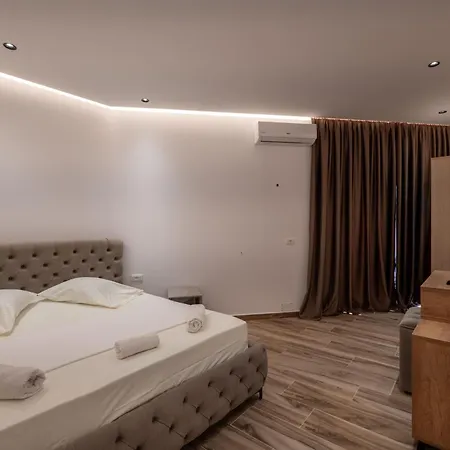 Rest Hour Hotel 3*