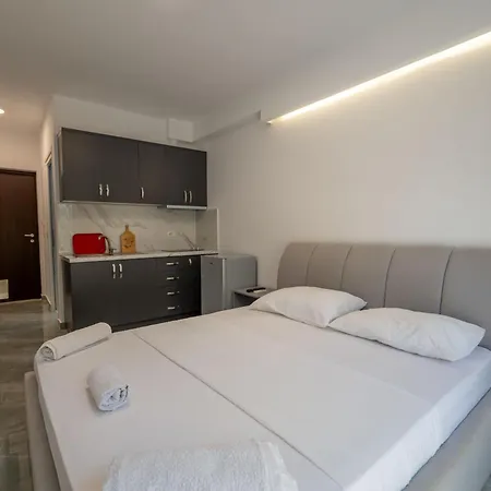 Rest Hour Hotel Ksamil