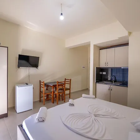 Rest Hour Hotel Ksamil