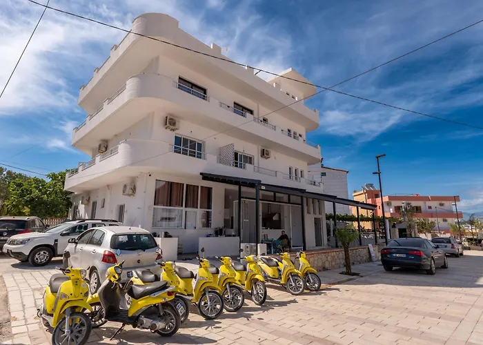 فندق Rest Hour 3*