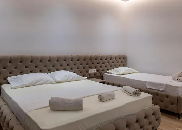 Rest Hour 卡萨米尔