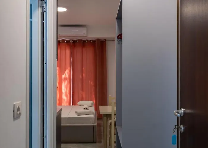 Rest Hour 卡萨米尔