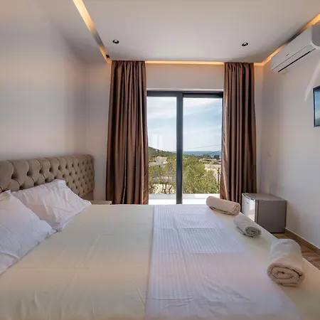 Hotel Rest Hour Ksamil