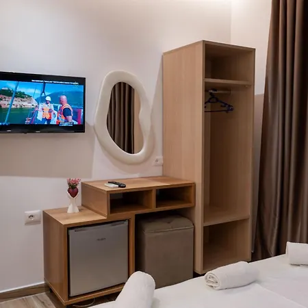 Rest Hour Hotel Ksamil