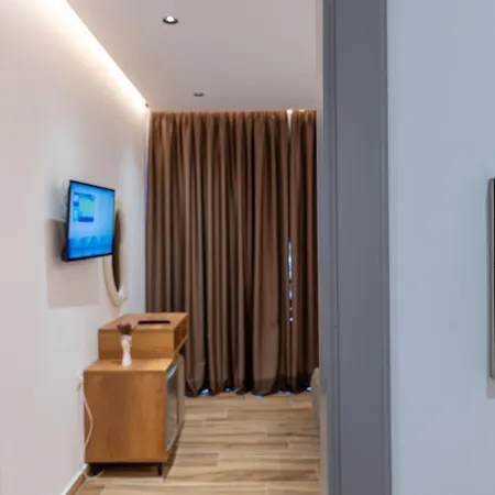 Rest Hour Hotel 3*